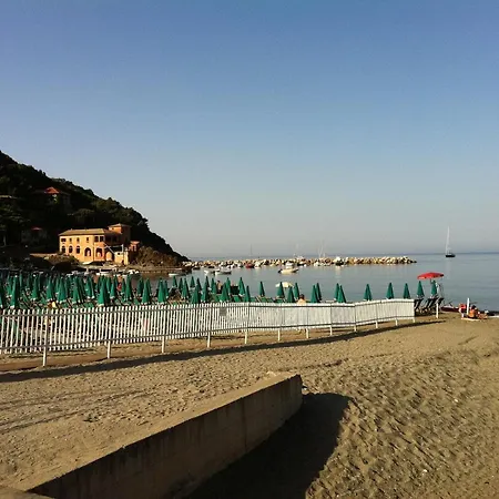 Levantotwo Bedrooms Flat With Terrace *