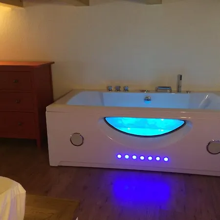 Levantotwo Bedrooms Flat With Terrace شقة