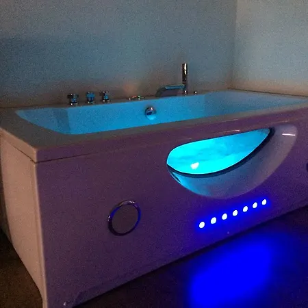 Levantotwo Bedrooms Flat With Terrace *