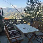 Levantotwo Bedrooms Flat With Terrace 아파트 *