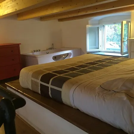 Levantotwo Bedrooms Flat With Terrace *